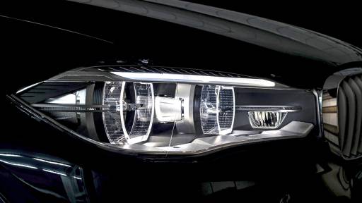 Phares voiture noire