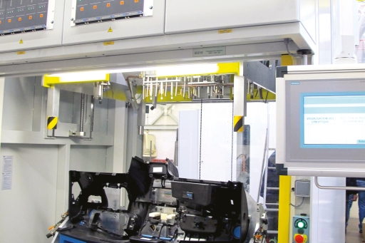Automatisiertes Schweissen von Autoteilen mit Ultraschall