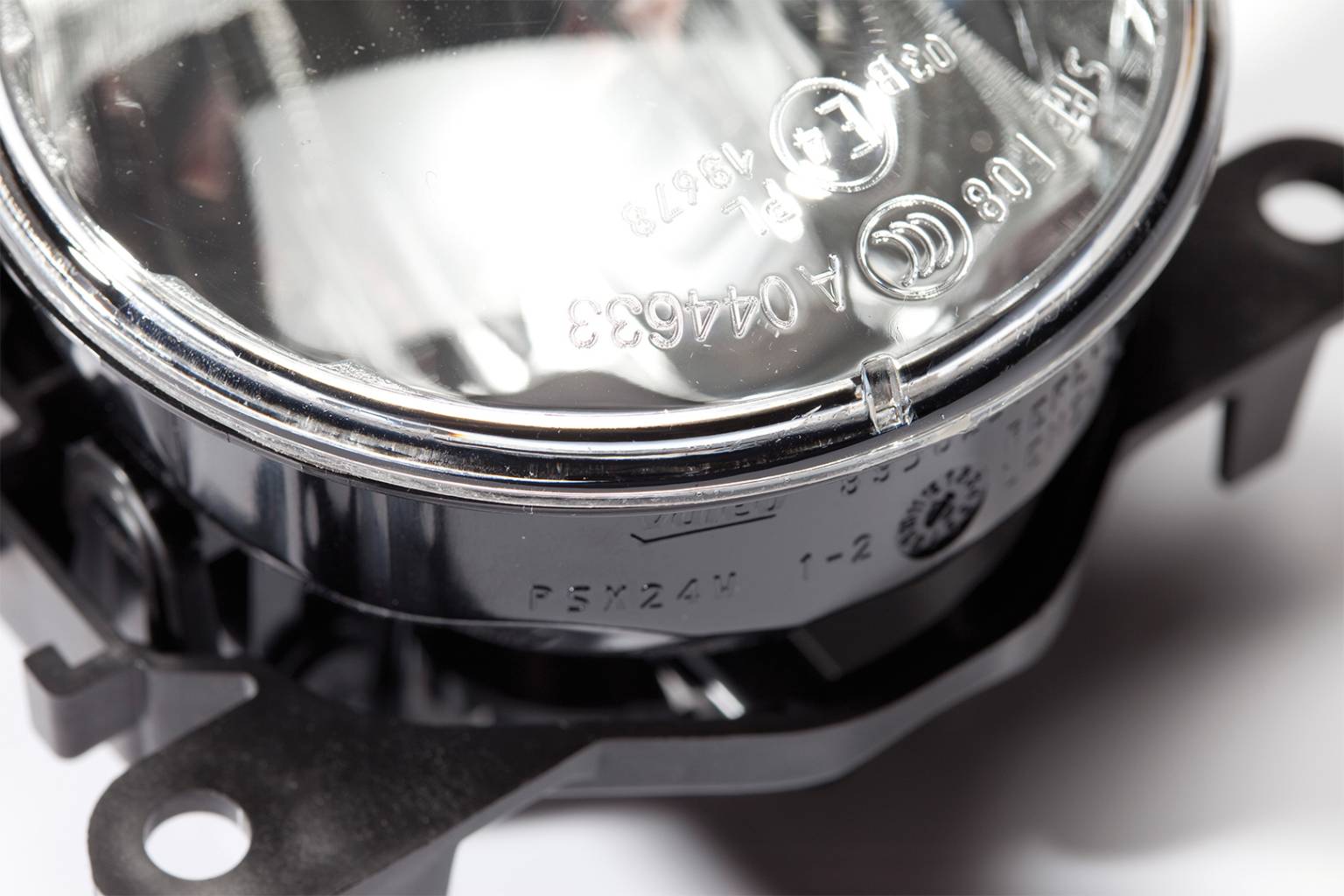 Phares d’une voiture soudés par ultrasons