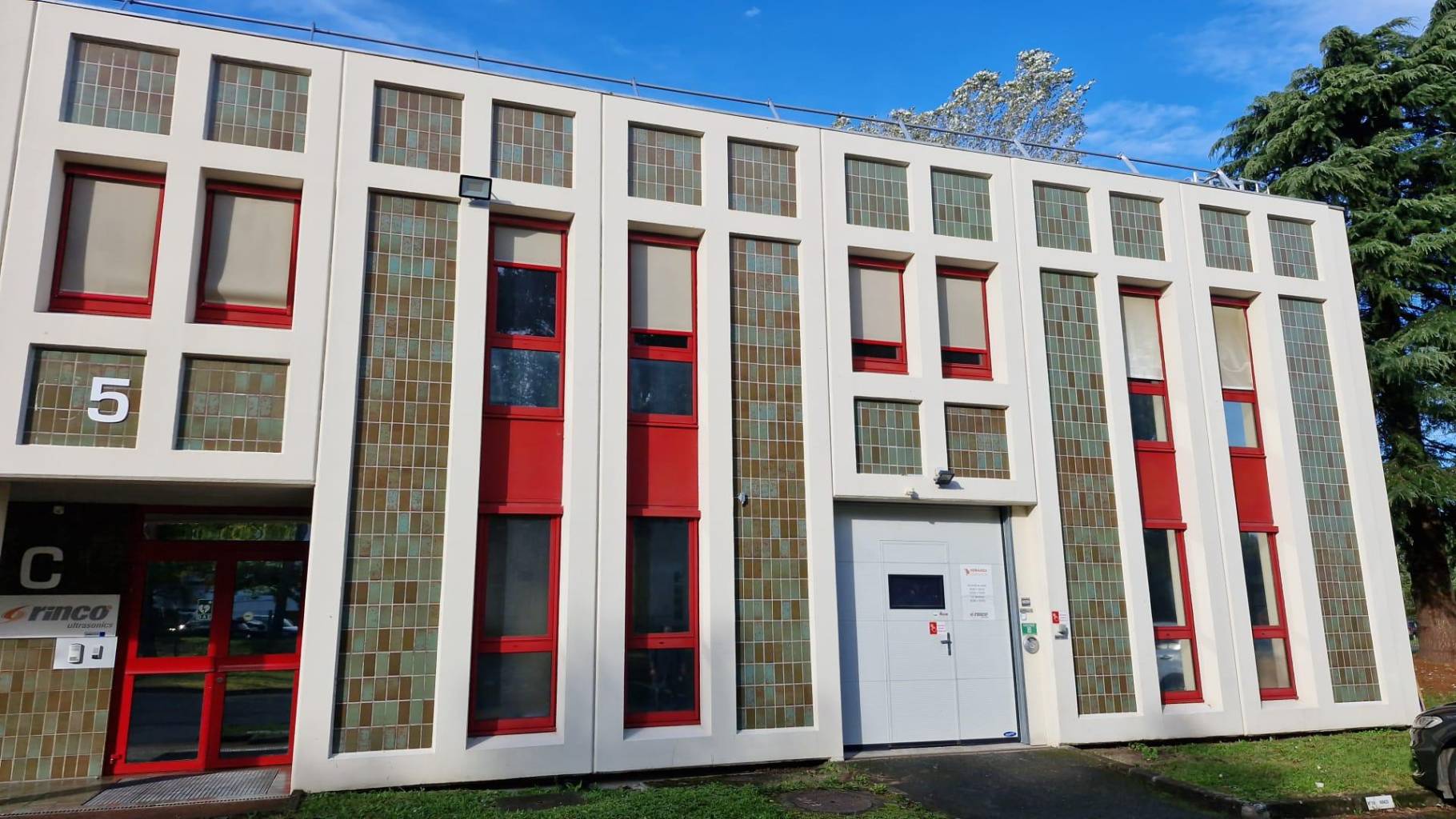 Byggnad RINCO ULTRASONICS Frankrike