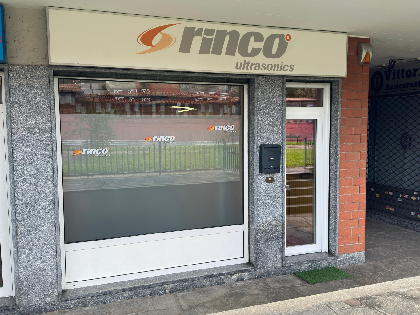 Eingang Büro RINCO ULTRASONICS ITALIA S.r.l.