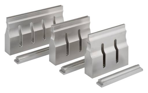 Horns and anvil for ultrasonic sealing